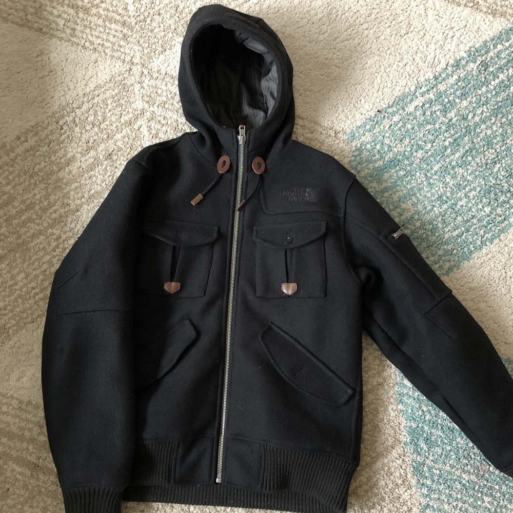 Men’s Northface Buckeye Bomber jacket. Size M.